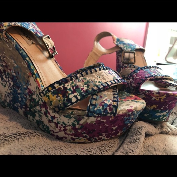 Steve Madden Floral Wedges - Picture 1 of 3